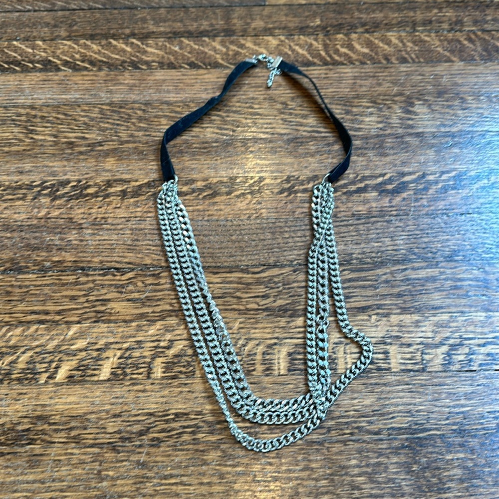 Triple strand chain necklace with velvet